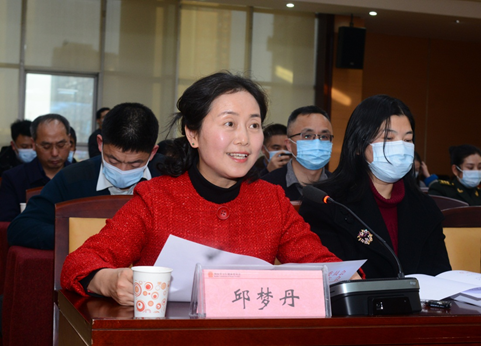 会上,邱梦丹宣读了《湖南省卫生健康委湖南省红十字